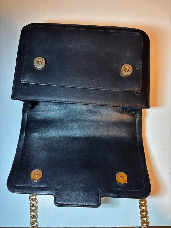 Michael Kors Heather Large Leather Shoulder Bag - Picture 4 of 9